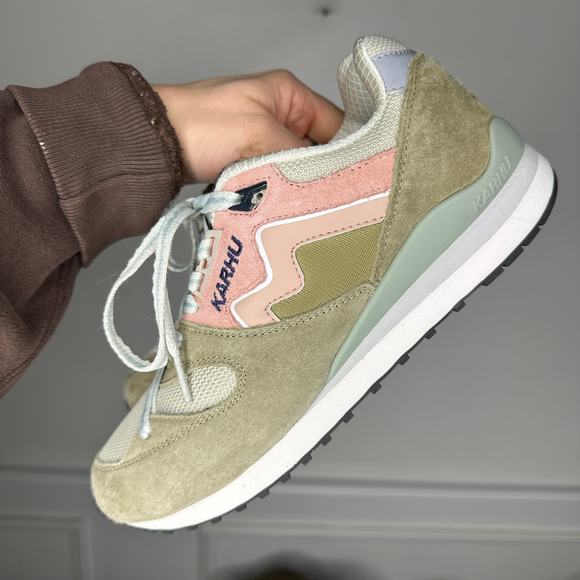 Karhu Synchron Classic Sneaker Boa/Rose Dust Unisex Mens 7.5 Womens 9 - Picture 6 of 10